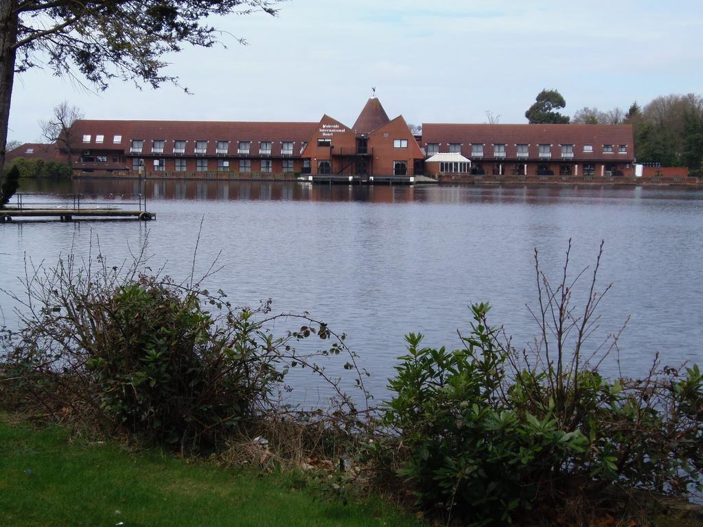 Lakeside Continental Hotel Κάμπερλι Εξωτερικό φωτογραφία